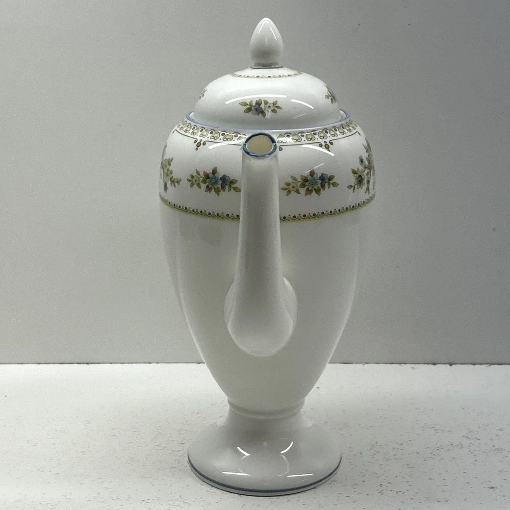Wedgwood Petersham Fine Bone China Coffee Pot England Floral Tea Pot EUC